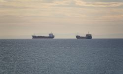 Tekirdağ'da deniz ulaşımı 3 gündür süren lodosun etkisini yitirmesiyle normale döndü