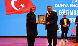 Ankara'da 'Özel Eğitimde İz Bırakanlar' programı gerçekleştirildi