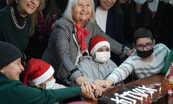 İzmir'de kanser tedavisi gören çocuklar için yeni yıl etkinliği düzenlendi