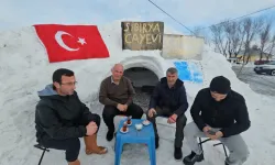 Bitlis’te kardan çay evi ilgi odağı oldu