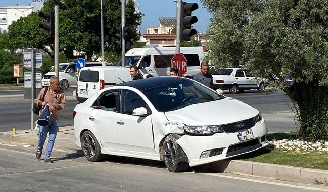 Antalya'da meydana gelen kazada 1 polis yaralandı