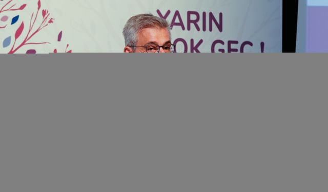 Bakan Memişoğlu, Kocaeli'de "11. Uluslararası/15. Ulusal Ebelik Öğrencileri Kongresi"nde konuştu: