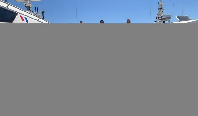 Balıkesir'de dalgıçlar deniz dibinde temizlik yaptı