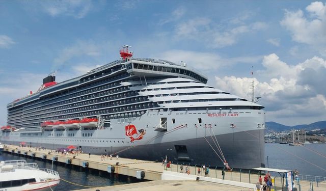 Bodrum'a "Resilient Lady" kruvaziyeriyle 2 bin 539 yolcu geldi
