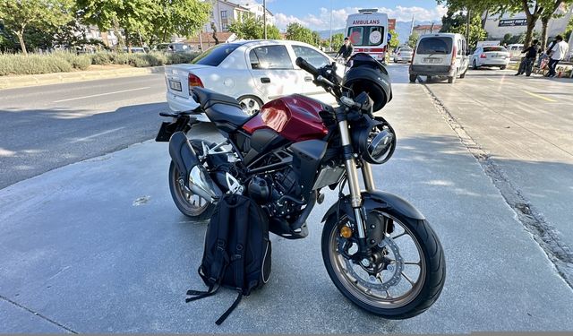 Düzce'de motosikletin yayalara çarptığı kazada 3 kişi yaralandı