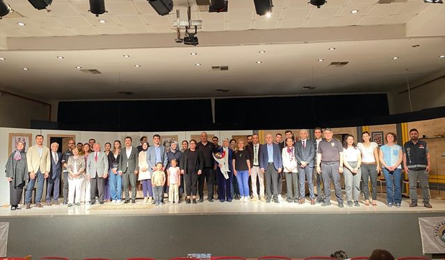 Edirne'de polislerin uyuşturucuyla mücadeleyi anlattığı tiyatro oyunu turnelere başladı