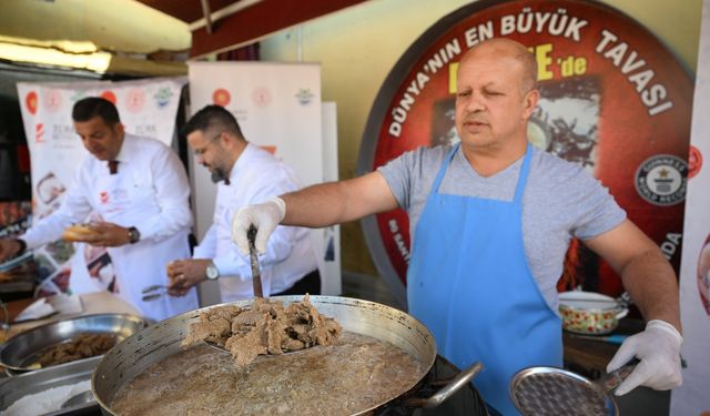 Edirne'de "Türk Mutfağı Haftası"nda coğrafi işaretli tava ciğer ikram edildi