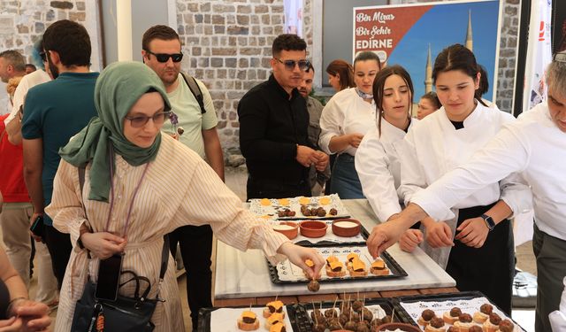 Edirne'de "Türk Mutfağı Haftası"nda şef adayı öğrencilerin yaptığı yemekler tanıtıldı