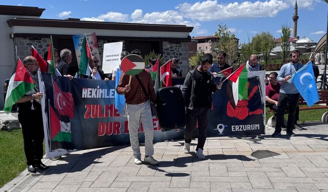 Erzurum'da sağlıkçılar 80'inci kez Gazze için yürüdü