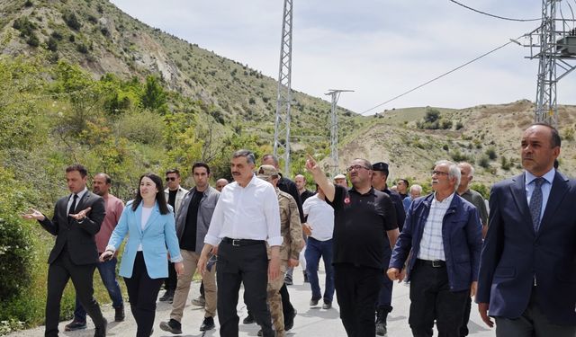 Erzurum'da yaşanan toprak kayması sonrası hasarlı 38 ev tahliye edildi