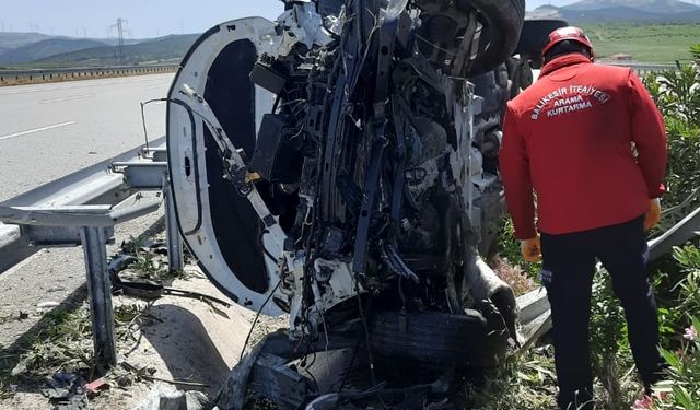 İstanbul-İzmir Otoyolu'nun Balıkesir kesimindeki trafik kazasında 2 kişi yaralandı