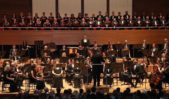 İzmir Devlet Senfoni Orkestrası, sezonu Verdi'nin "Requiem" adlı eseriyle kapattı