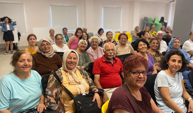 MEÜ bünyesinde açılan "60+ Tazelenme Üniversitesi"nde yıl sonu etkinliği yapıldı