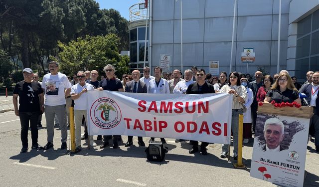 Samsun'da 10 yıl önce görevi başında öldürülen doktor Kamil Furtun anıldı