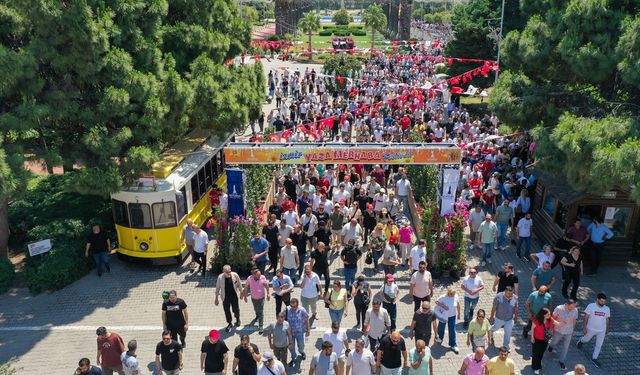Sendikacılar, grevde İzmir Büyükşehir Belediye Başkanı ve bürokratlarını sorumlu tuttu