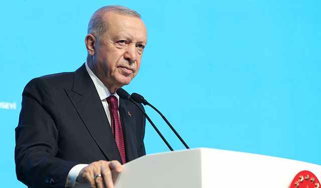 Cumhurbaşkanı Erdoğan: 2 milyarlık İslam aleminin tek başına bir kutup haline gelmesi şart