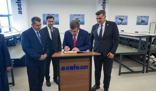 Cumhurbaşkanı Yardımcısı Yılmaz, KKTC'de ziyaretlerde bulundu