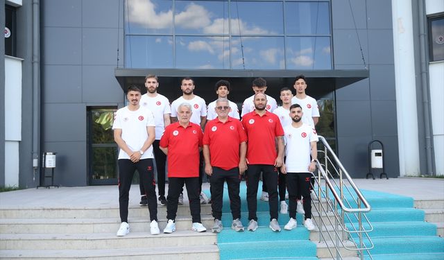 Erkek Boks Milli Takımı hazırlık turnuvasına katılmak için Gürcistan'a gitti