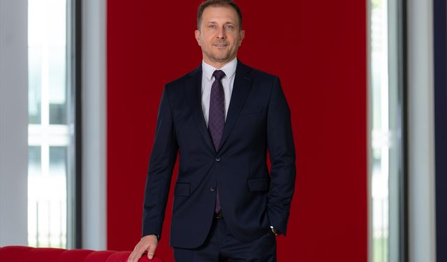 Akbank büyük dil modeli çözümleriyle aylık 1,3 milyon belgeyi işliyor