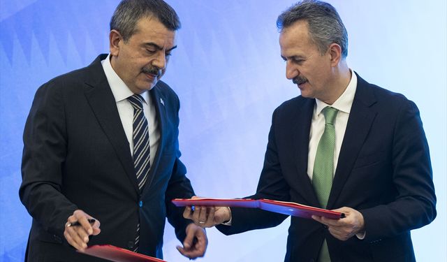 Bakan Tekin SSB ile imzalanan "Mesleki ve Teknik Eğitim İşbirliği Protokolü" programında konuştu: