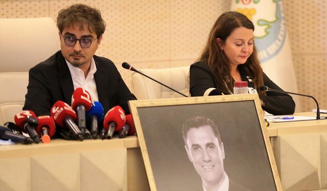 Ferdi Zeyrek'in vefatının ardından Manisa Büyükşehir Belediye Başkanlığına Besim Dutlulu seçildi