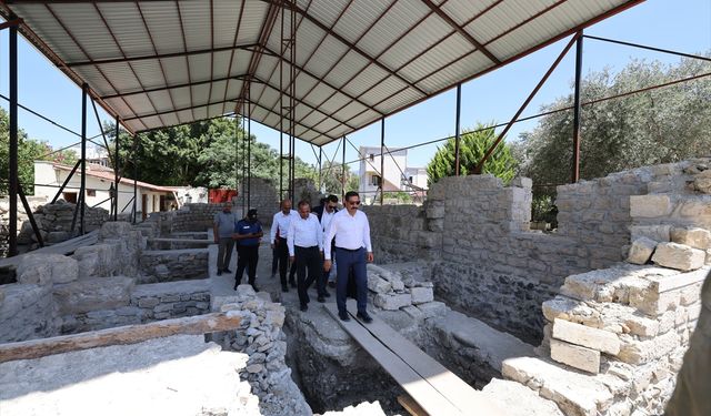 Hatay'da depremde kısmen yıkılan tarihi kilisenin restorasyonu sürüyor