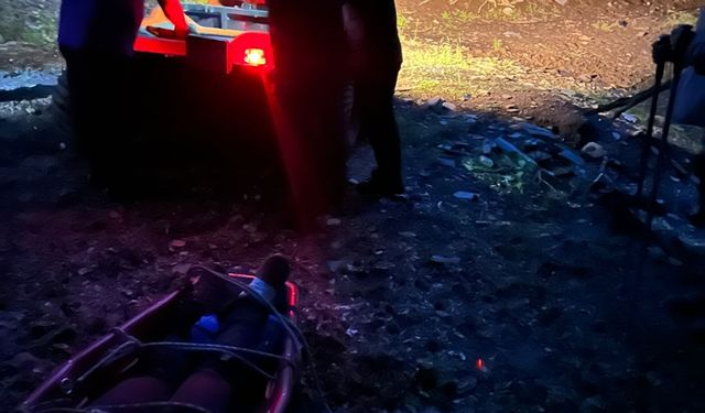 İzmir'de yürüyüş yaparken sakatlanan kişiyi AFAD ekipleri kurtardı
