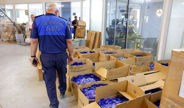 Mersin'de ruhsatsız "takviye edici gıda" üretilen tesis mühürlendi