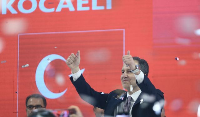 Yeniden Refah Partisi Genel Başkanı Erbakan, partisinin Kocaeli kongresinde konuştu: