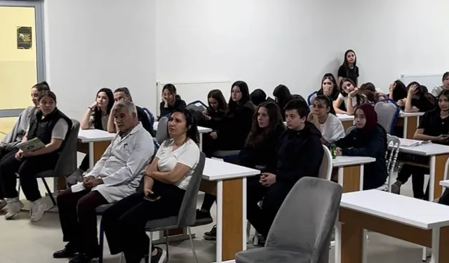 Sakarya'da gençlere “Bilinçli Teknoloji Kullanımı” eğitimi