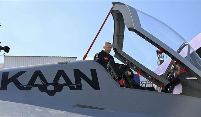 Cumhurbaşkanı Erdoğan: "Dost ve kardeş Endonezya ile imzaladığımız anlaşma çerçevesinde 48 adet KAAN (Milli muharip uçak