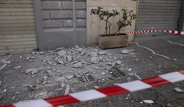 İtalya'nın Campi Flegrei bölgesinde 4,6 büyüklüğündeki deprem yerel halkı korkuttu