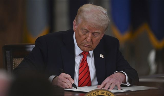 Trump, "ulusal güvenlik tehditleri" gerekçesiyle 12 ülkeden ABD'ye seyahati yasakladı
