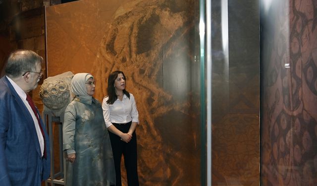 Emine Erdoğan Anadolu Selçukluları Sergisi'ni ziyaret etti