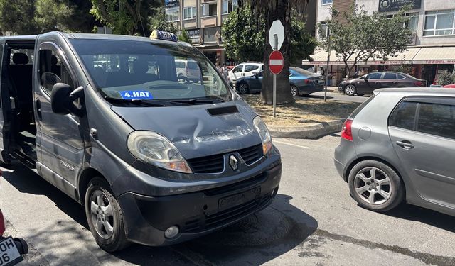 Samsun'da kamyon ile dolmuşun çarpıştığı kazada 4 kişi yaralandı