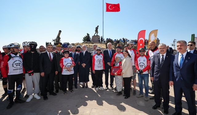 TBMM Başkanı Kurtulmuş, Kocatepe Başkomutan Mustafa Kemal Anıtı'ndaki törene katıldı