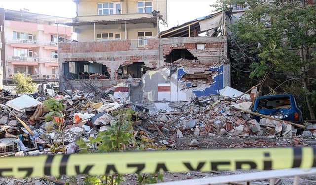 Balıkesir'de 6,1 büyüklüğündeki depremin ardından 786 artçı sarsıntı kaydedildi