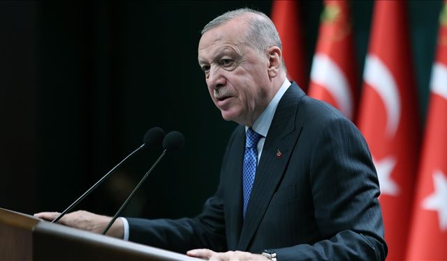 Cumhurbaşkanı Erdoğan: Türkiye, gelecek asrını şekillendirecek çok çetin mücadele yürütmekte