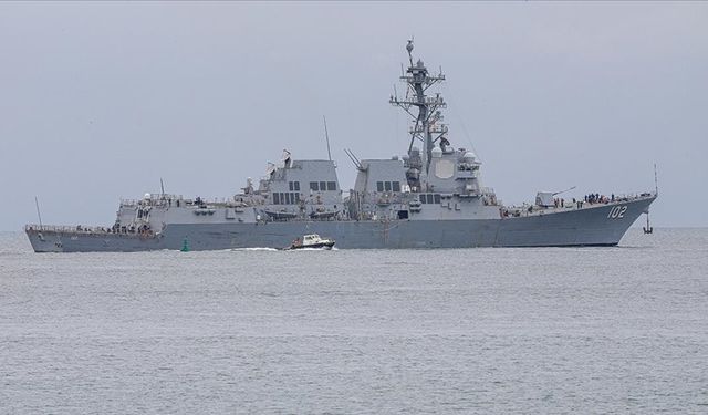 Venezuela'ya ait iki askeri uçak ABD donanma gemisine yaklaştı