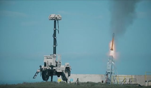 GÖKSUR IIR füzesinden hedefe tam isabet