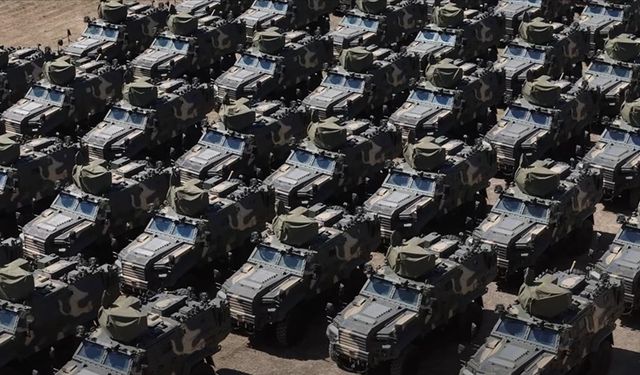 Türk zırhlısı Macaristan'da sahaya çıktı, sayısı 5'e katlanacak