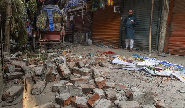 Bangladeş'te 5,5 büyüklüğündeki depremde 5 kişi öldü