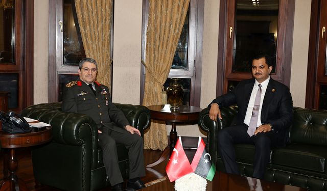 Genelkurmay Başkanı Orgeneral Bayraktaroğlu, Libya Ordusu Genel Komutan Yardımcısı Orgeneral Hafter ile görüştü