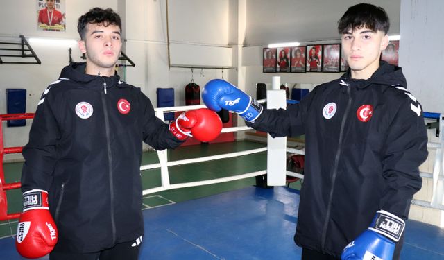 Lise öğrencisi milli boksörler Avrupa şampiyonluğu için yumruk sallıyor