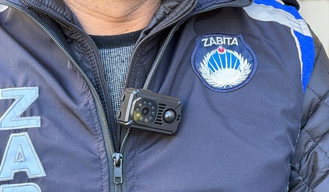 Mardin'de zabıta yere çöp atanları artık yaka kamerasıyla tespit edecek