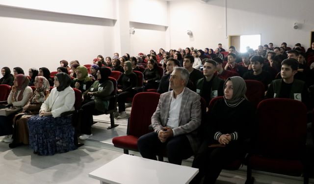 Samsun'da öğrencilere dijital bağımlılıkla mücadele eğitimi verildi