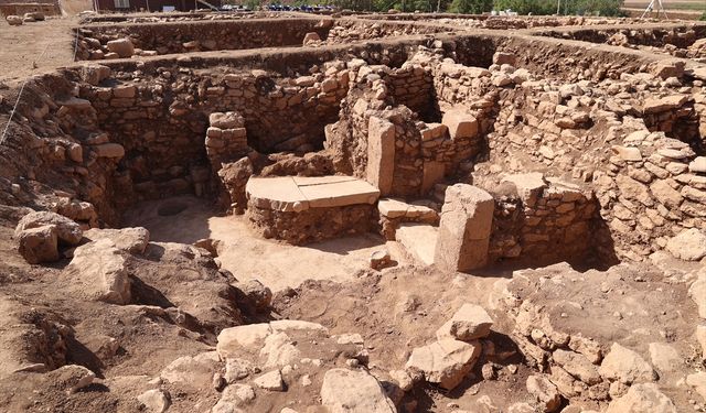 Sefertepe'deki sanatsal farklılık, yaklaşık 10 bin yıllık insan yüzü kabartmalarıyla ortaya çıktı