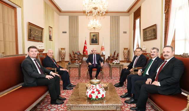 TBMM Başkanı Kurtulmuş, AK Parti Aksaray milletvekilleri ile beraberindeki heyeti kabul etti