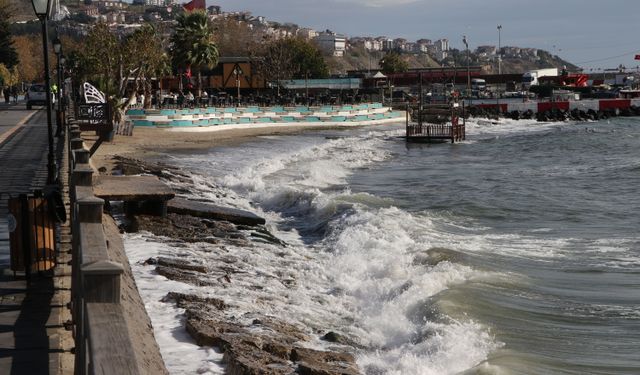 Tekirdağ'da deniz ulaşımına lodos engeli