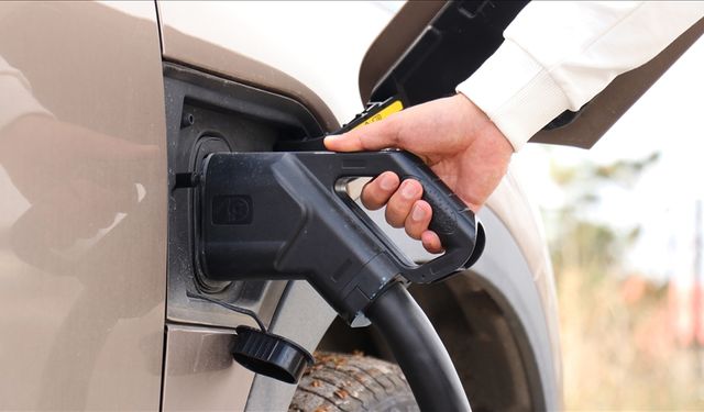Türkiye'de trafiğe kayıtlı elektrikli otomobil sayısı 330 bini geçti